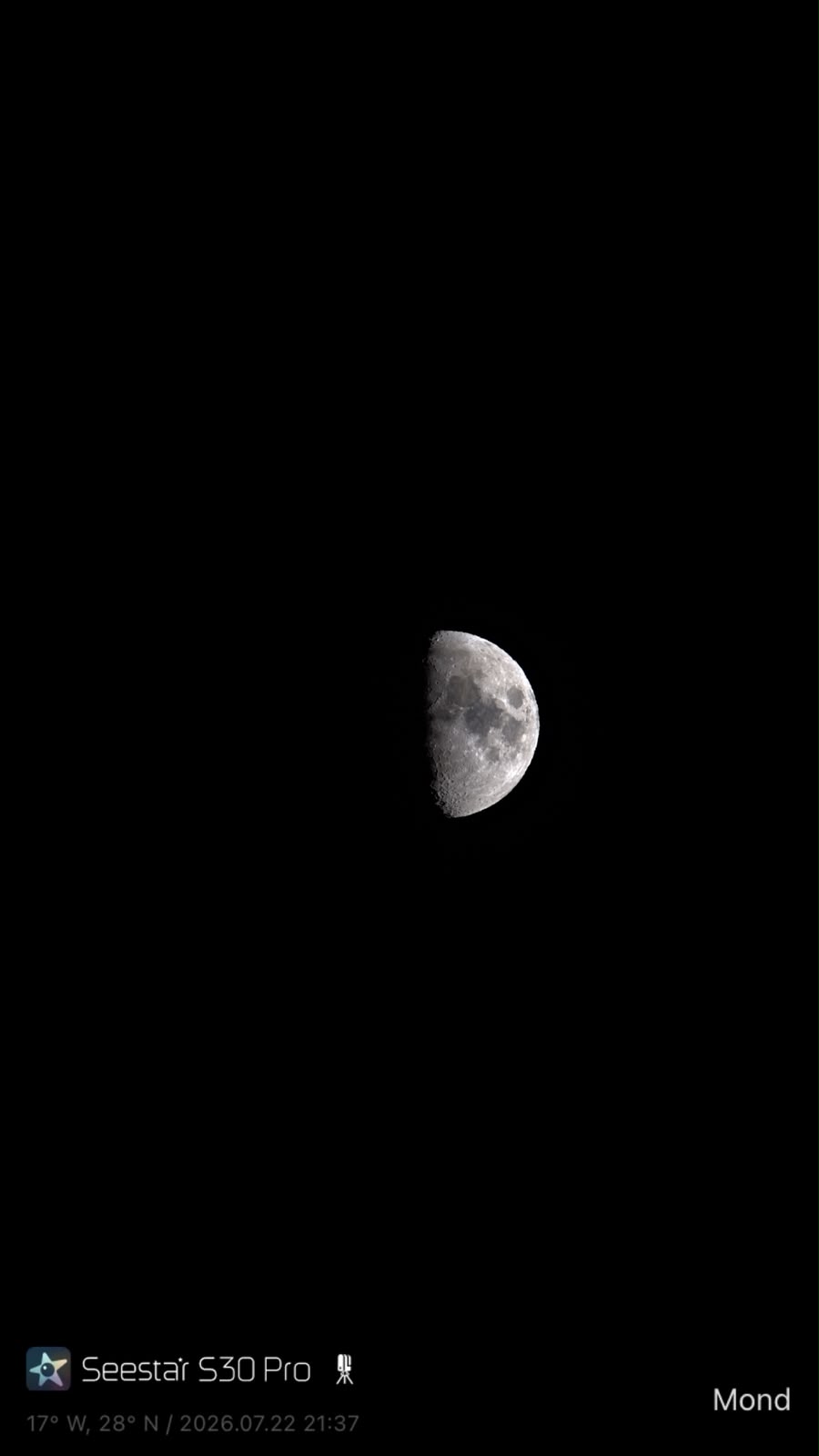 Mond Halbmond, aufgenommen mit SeeStar S30 Pro auf La Palma, 22. Juli 2026